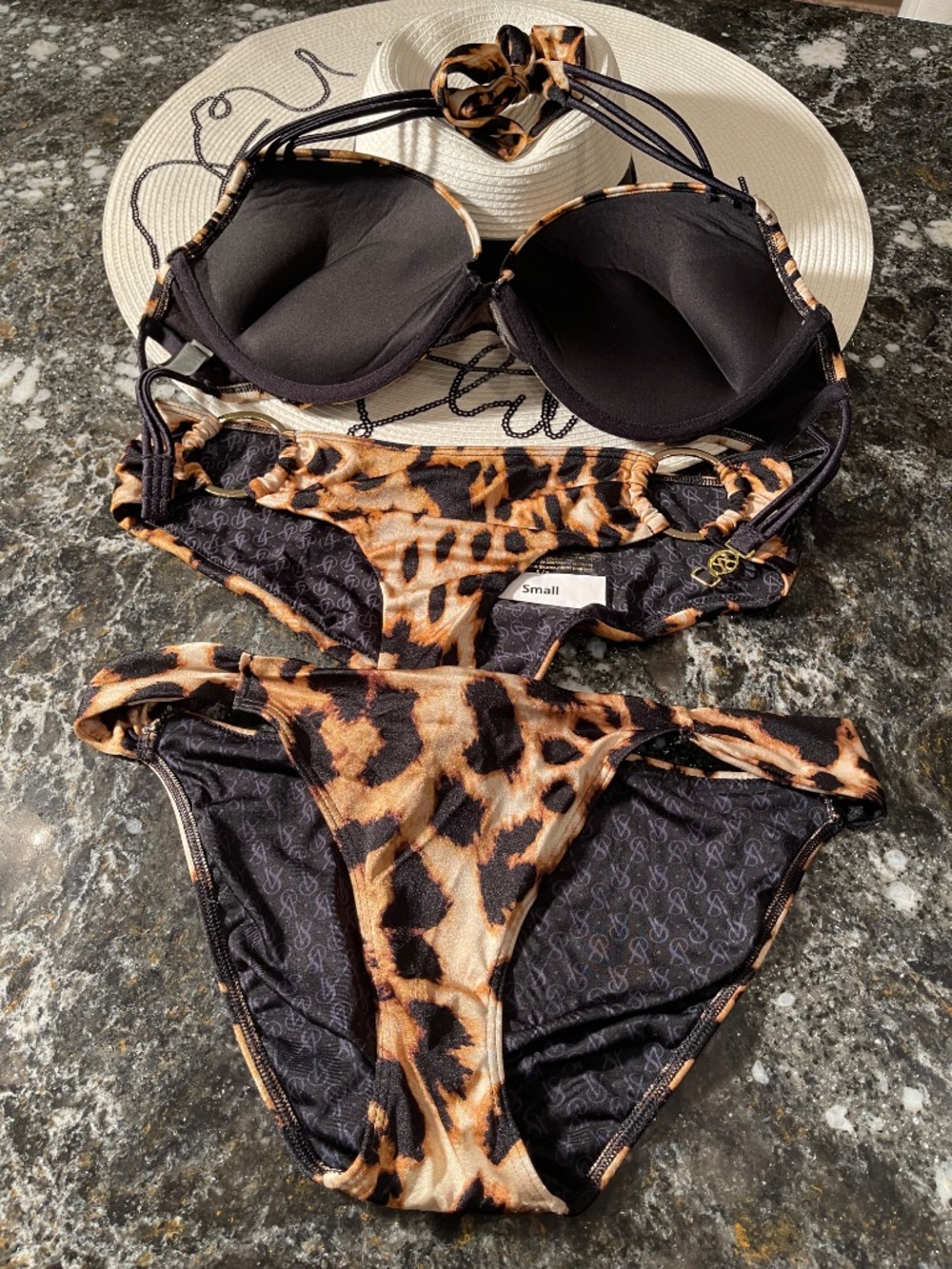 Victoria Secrets bikini bombshell 32DD and S hoop bottoms - Picture 10 of 16